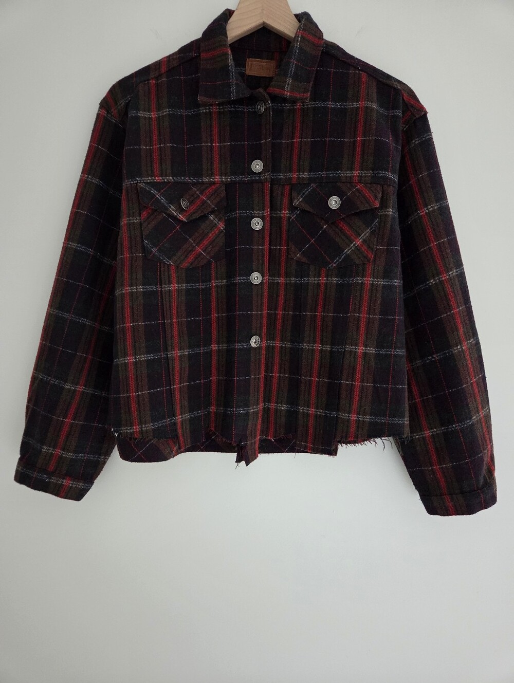POL Plaid Cropped Raw Hem Shacket Jacket Brown Red Womens Size Medium - Picture 2 of 11